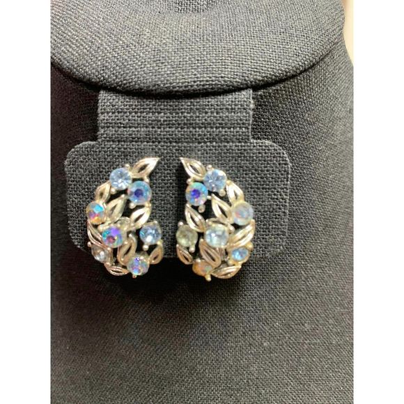 Vintage Lisner Rhinestone Earring Clip On Crystal Sparkle Fire Leaf Wing Blue - Picture 1 of 3